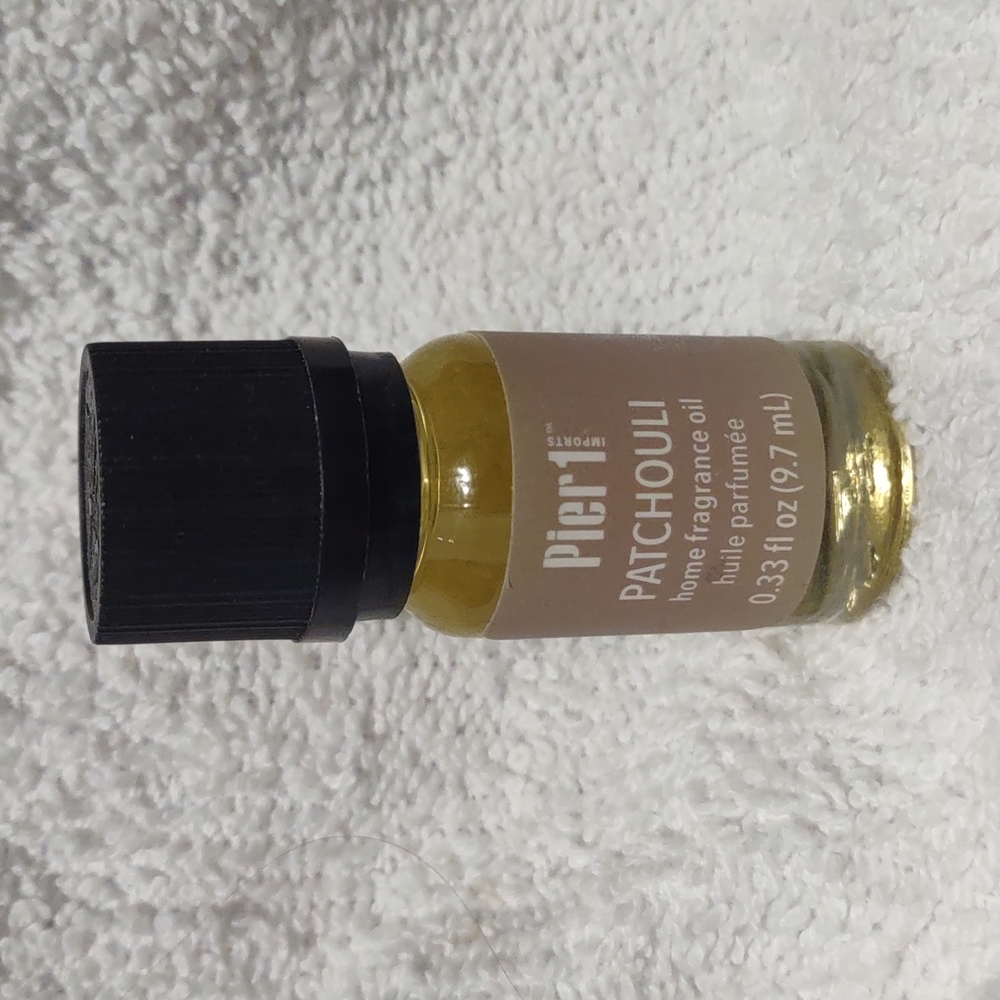Pier 1 Patchouli fragrance oil (New) 0.33fl oz